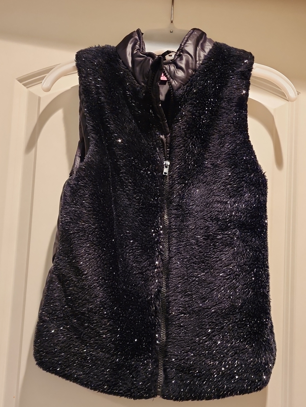 HeartSoul Girl Black Sparkly Faux Fur Puffer Vest Size Large (L 10/12)